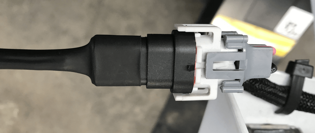 Anschluss von LED-Arbeitsscheinwerfern an einen Anhänger mit einem Deutsch-Stecker