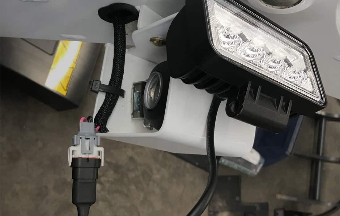 Connecting LED worklights to a trailer