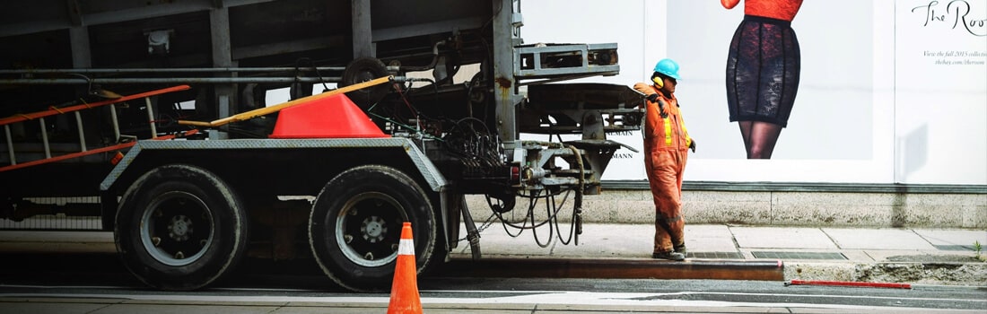 Sicheres Arbeiten im Straßenverkehr mit Signalbekleidung