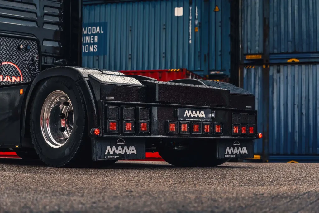 72-MANA-demo-fotoshoot-TRALERT-verkleind