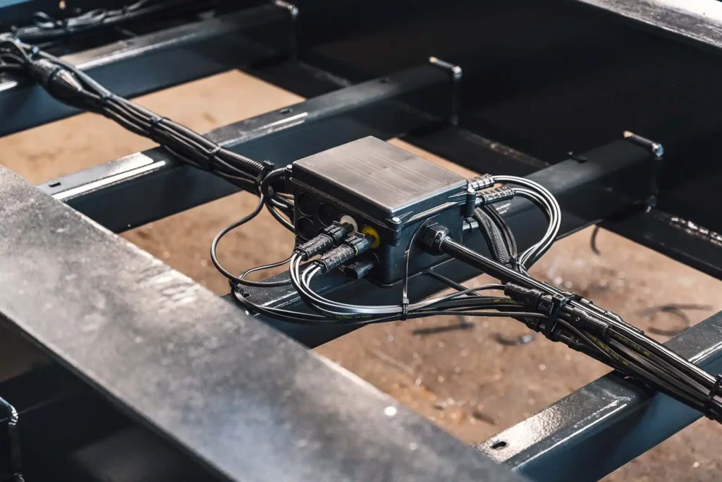 68-Lako-247-Tailor-Steel-trailer-Tralert-LED-verlichting-klein