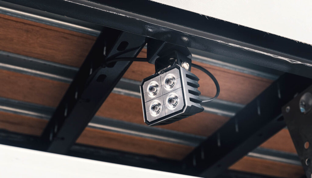 werklampen op de aanhanger aansluiten