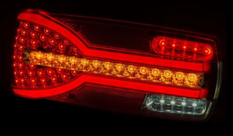 Rechts | LED achterlicht dynamisch knipperlicht en kentekenlicht | 12-24v | 7-PIN | V14C7-912B7-LZD 2305-V14C7-912B7-6 Rechts | LED achterlicht dynamisch knipperlicht en kentekenlicht | 12-24v | 7-PIN | V14C7-912B7-LZD 2305-V14C7-912B7-6