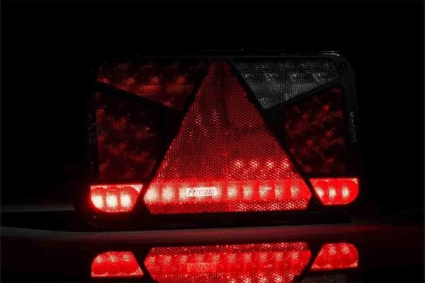 Links | LED achterlicht met kentekenlicht Canbusproof | 12v | 6-functies 6-PIN | VC-4511B6CAN-FT-370 L TB LED O BAJONET 6PIN 12V-VC-4511B6CAN-8