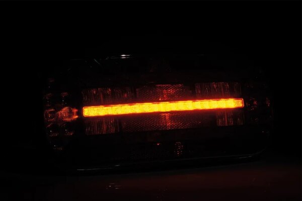 Rechts | LED achterlicht met driehoek reflector & kentekenlicht | 12-24v | VC-3112-FT-610 P T LED DI-VC-3112-5