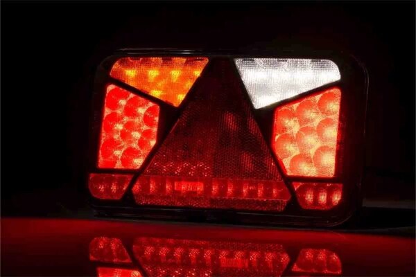 Links | LED achterlicht met kentekenlicht Canbusproof | 12v | 6-functies 6-PIN | VC-4511B6CAN-FT-370 L TB LED O BAJONET 6PIN 12V-VC-4511B6CAN-3