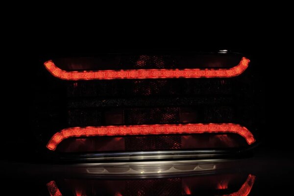 Rechts | LED achterlicht met driehoek reflector & kentekenlicht | 12-24v | VC-3112-FT-610 P T LED DI-VC-3112-4
