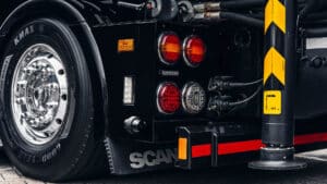 Fanali posteriori rotondi di un camion