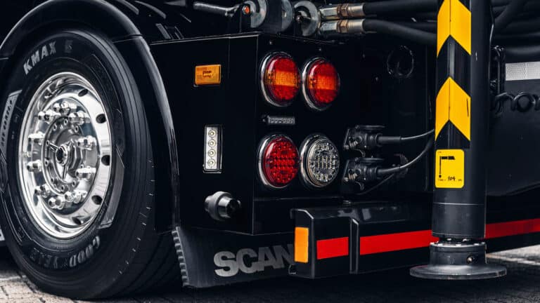 Round rear lights on a truck