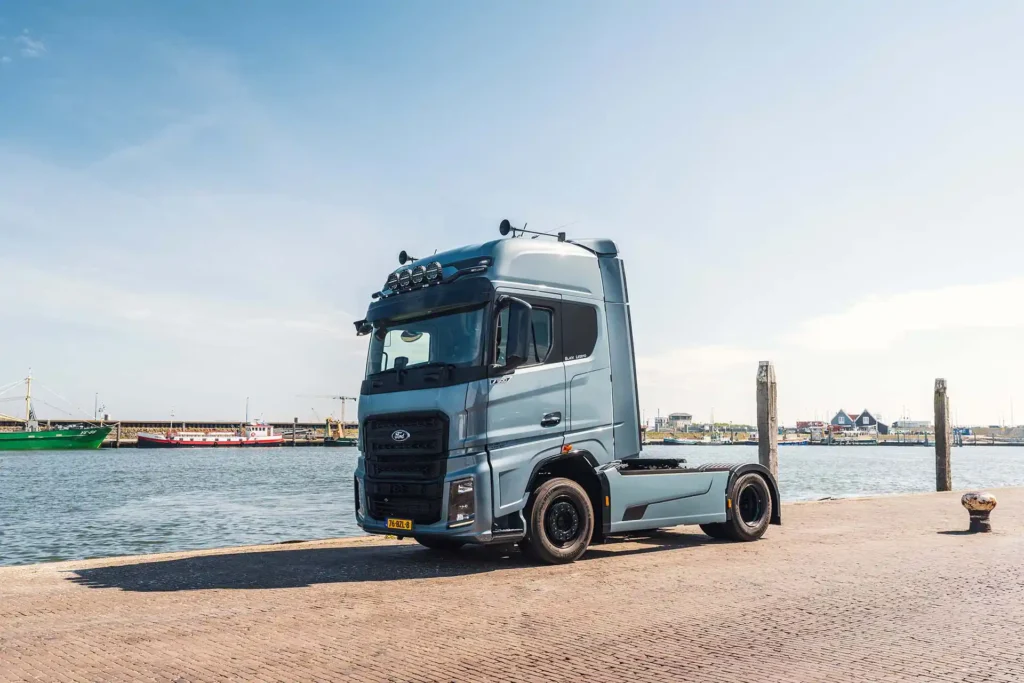 110-Ford-F-Max-demo-Truck-Service-Visser-klein