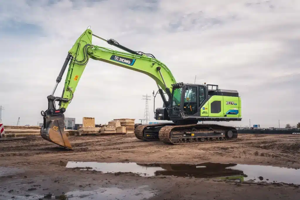 grondverzet-XCMG-XE270EV-2