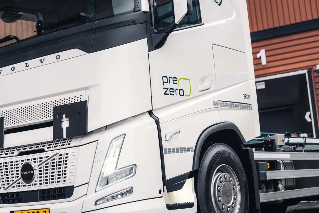 013-Prezero-Volvo-FH-Aero-TRALERT-klein