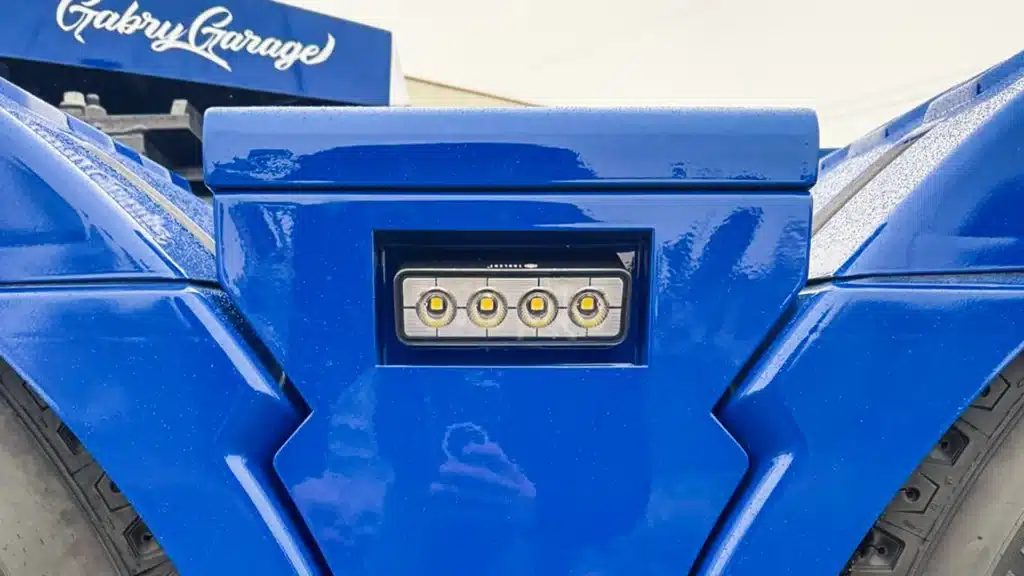 04-Gabry-Garage-Volvo-Olivry-project-1920x1080-ezgif.com-png-to-webp-converter