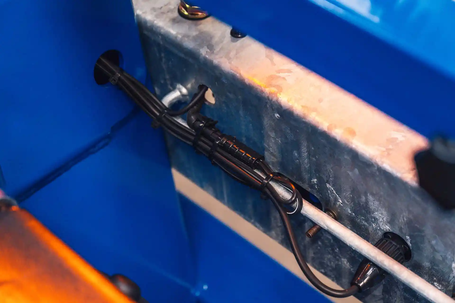 152-BlueQuip glass trailer-small