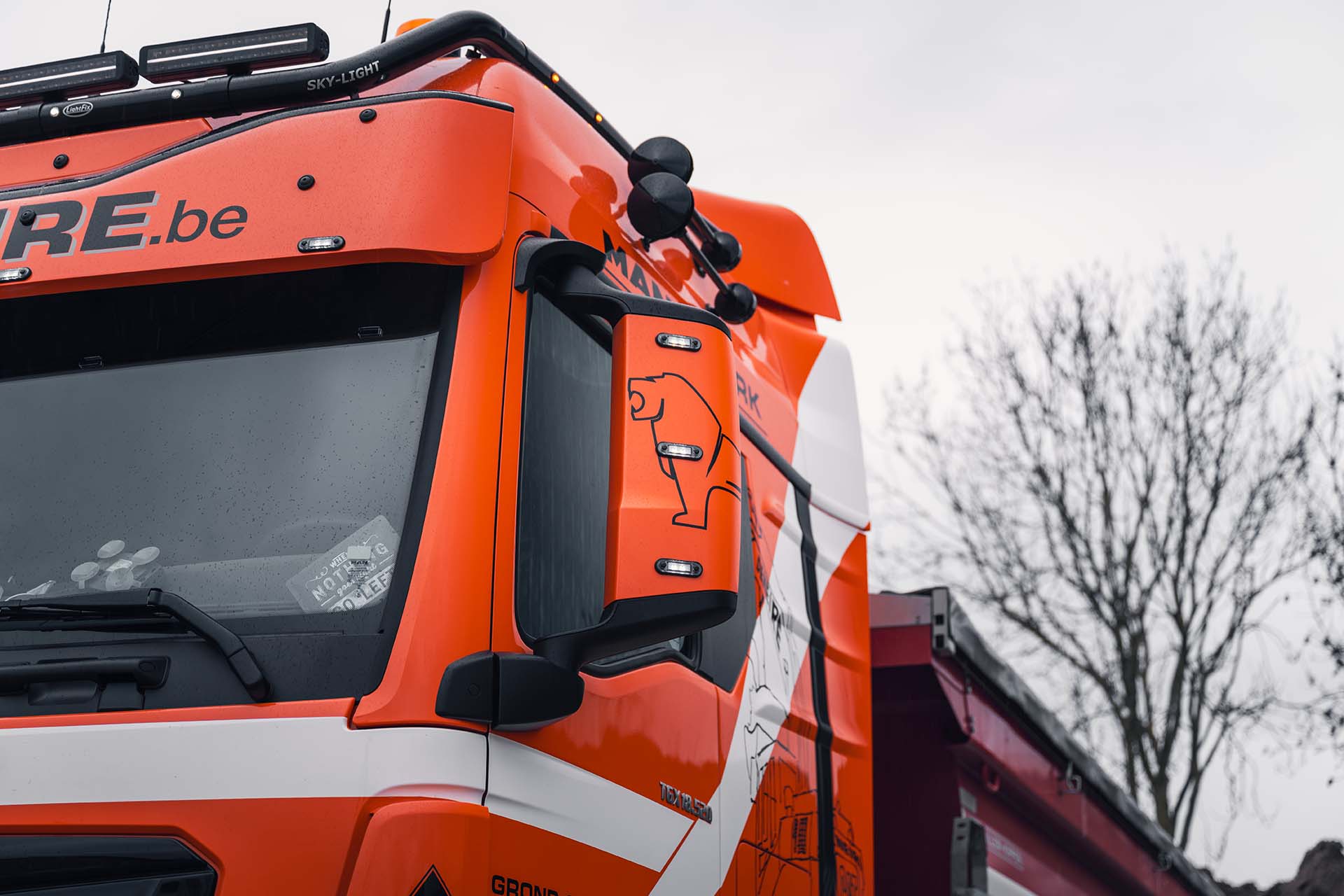 23-MAN-TGX-18.520-oranje-klein