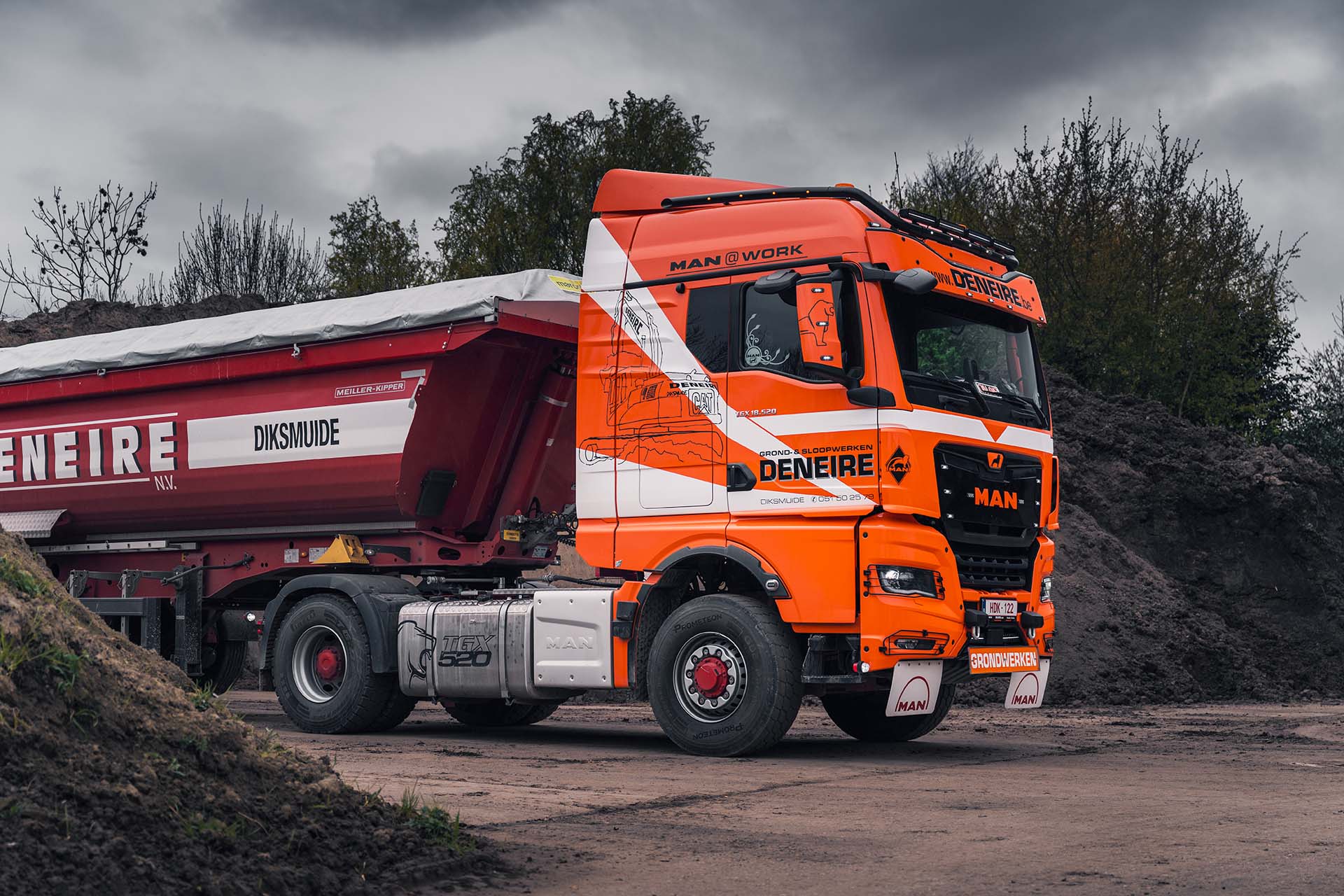 LED vrachtwagenverlichting op MAN TGX voor grond- en sloopwerken