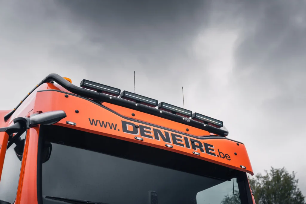 MAN truck met LED lightbars en werklampen