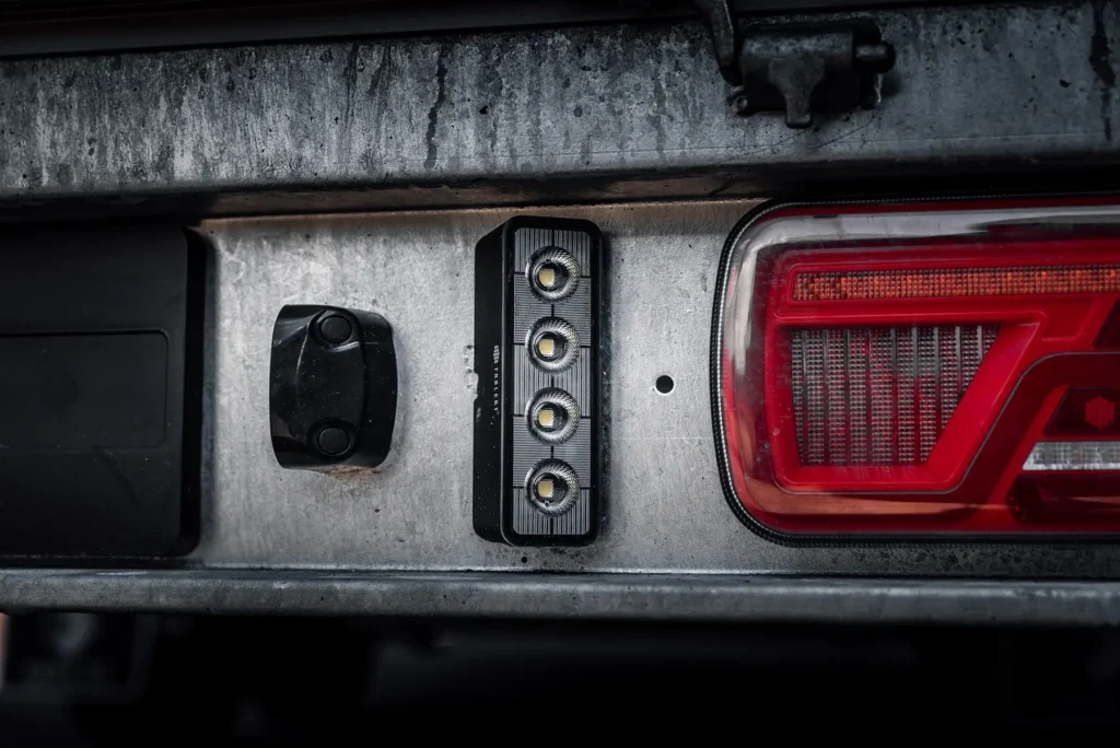 semi-trailer lighting