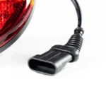 Seitenansicht des TRALERT VC-140D-4S2 LED-Rücklichts mit einer Tiefe von 25 mm