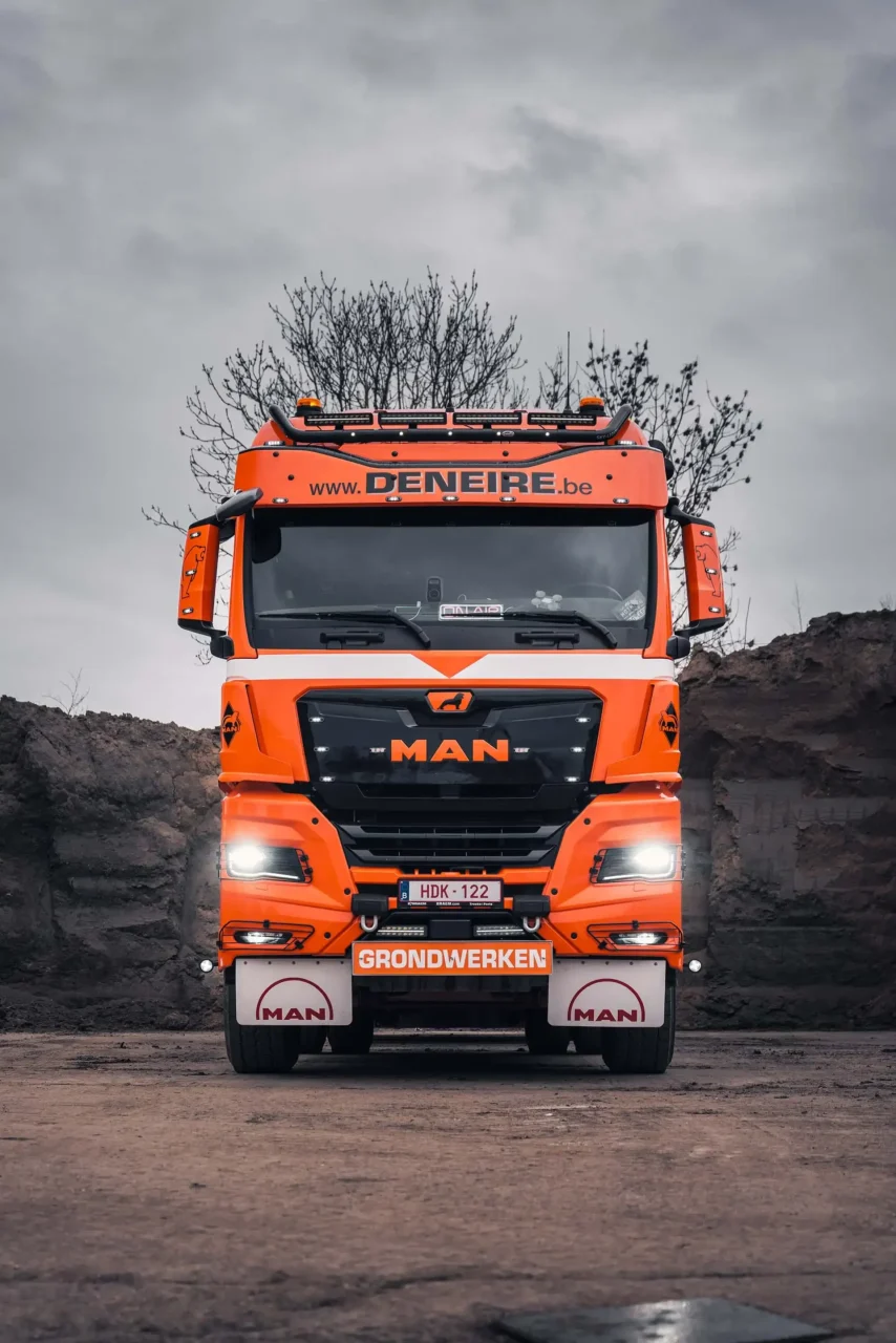 MAN TGX 18.520 met TRALERT vrachtwagenverlichting